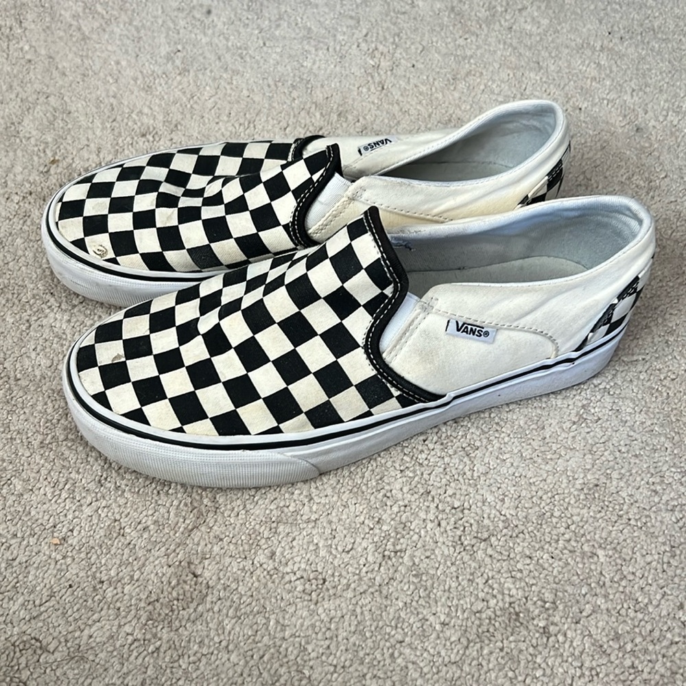 Vans slip on checkered shoe